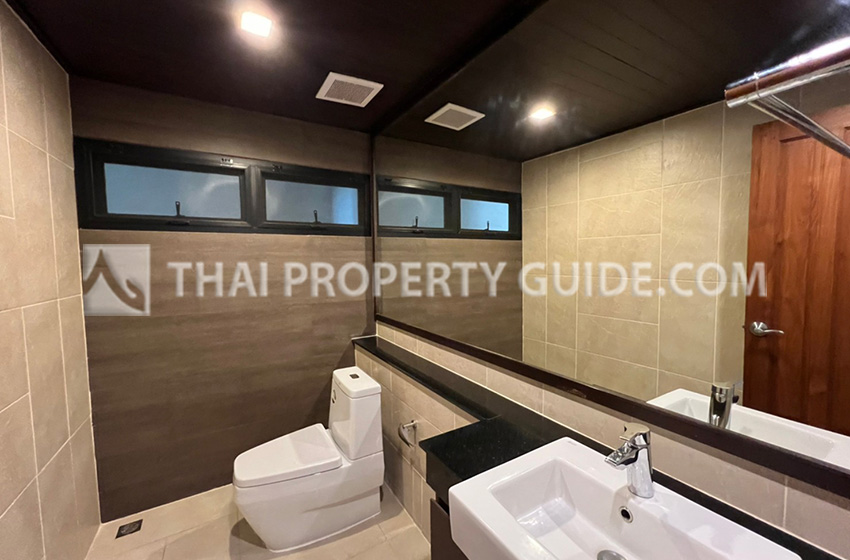 House with Private Pool in Nichada Thani 